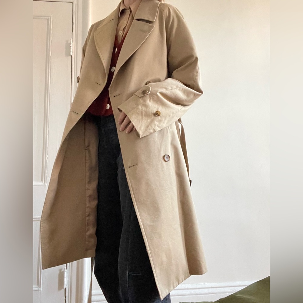Uniqlo tan trench coat
